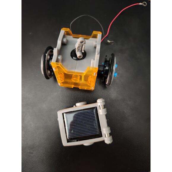 13 in 1 Solar Robot Kit - Picture 9 of 15